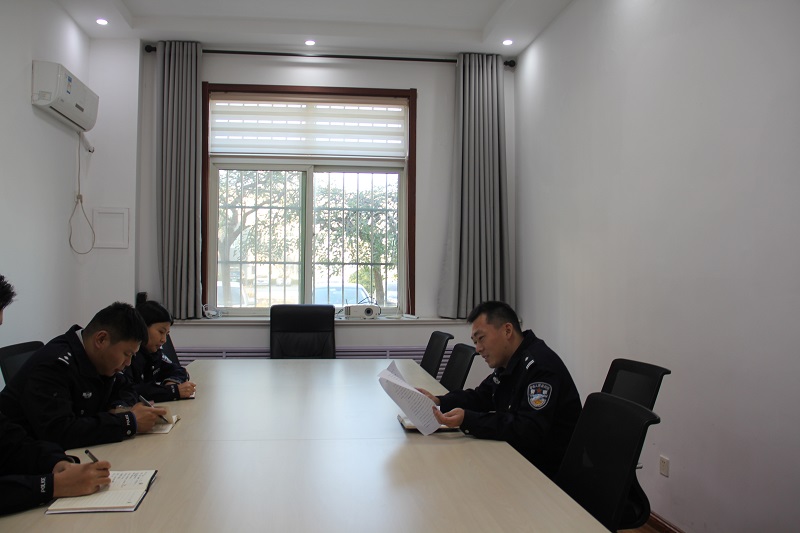 法制大队党支部组织开展第四季度党支部书记讲党课.JPG